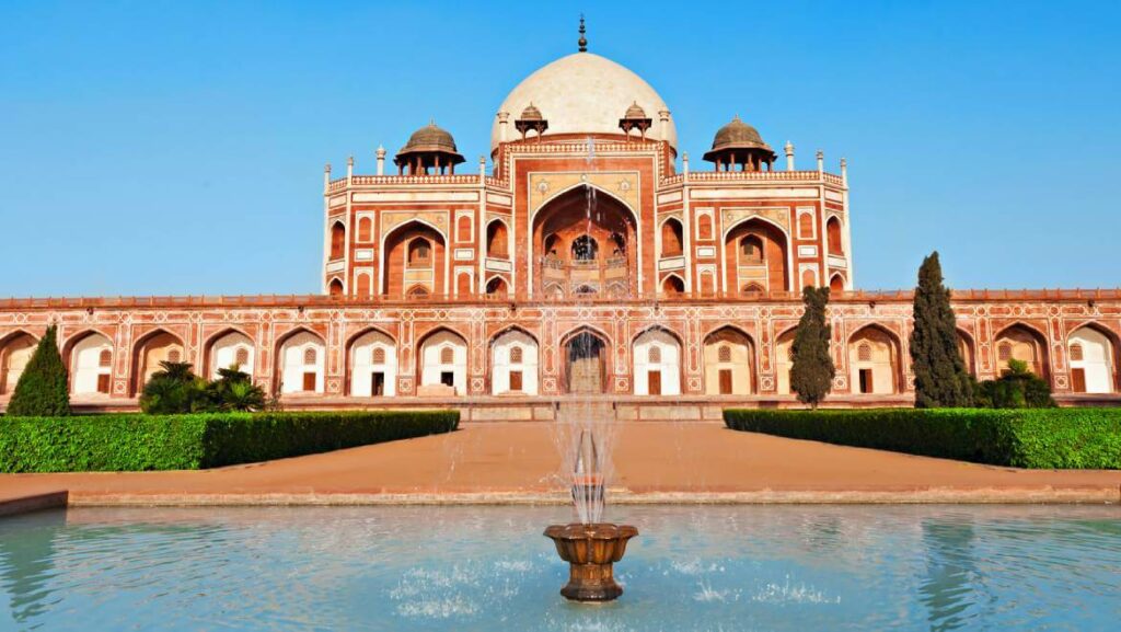 Top 15 beautiful tourist places in India